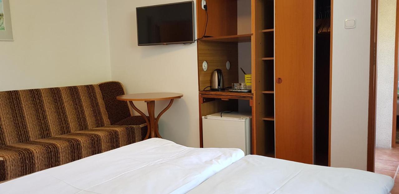 Wynajem Pokoi Hotel Kołobrzeg Buitenkant foto